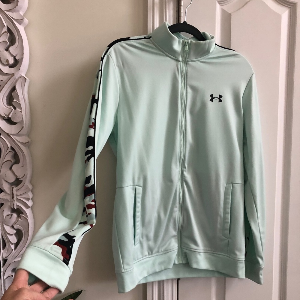Under Armour camo design NWT Jacket